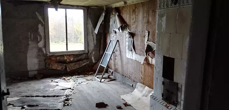 Why Selling a Distressed House Through Traditional Methods Fails in Greensboro